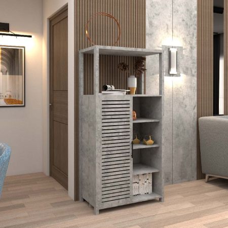 左側はドアパネル付きの収納スペースです。ドアパネルには隙間があり、中の物が見えます。ラミネートは合計4層構造で、床面積は36.25×42.25cmです。各層の高さは25.5cmです。